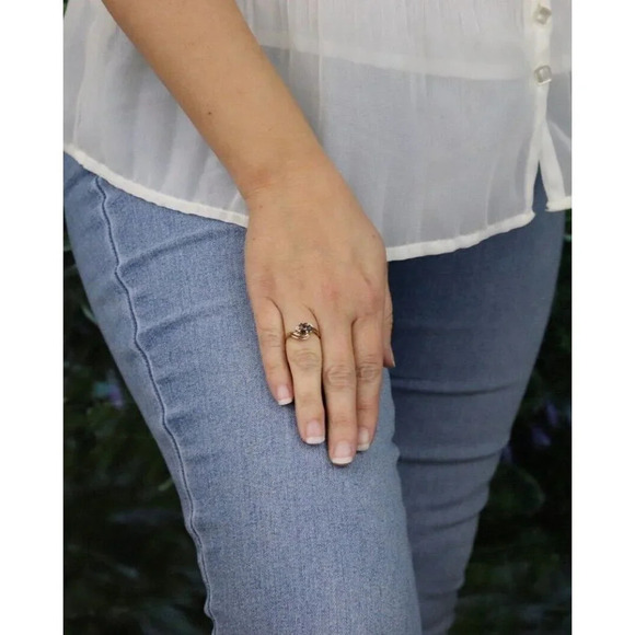 10k Yellow Gold Natural Blue Sapphire and Diamond Ring Size 5 1/4 - Picture 4 of 7